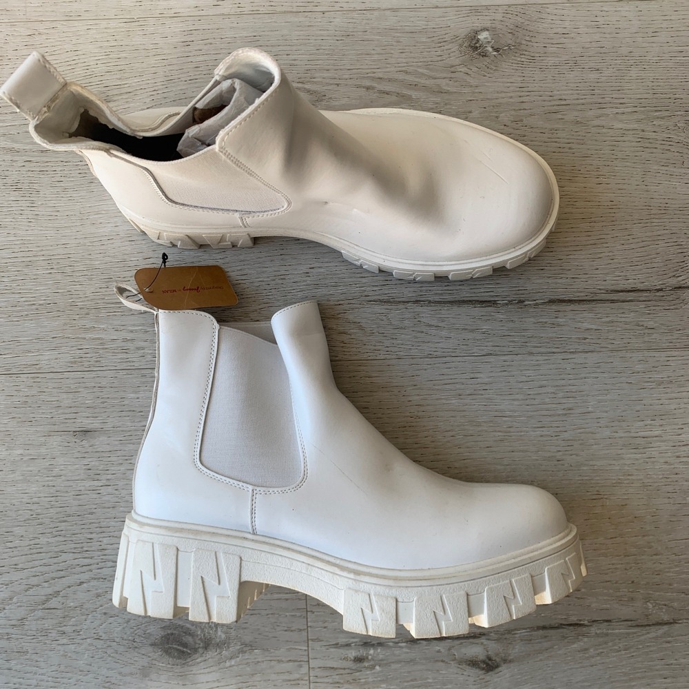 NWT Jeossy Milan Women's White Chelsea Ankle Boots, Size 8 –‎ Chunky